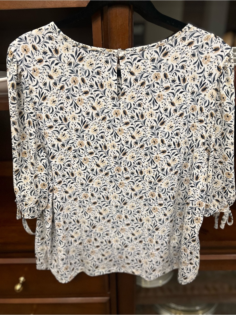 Medium Bundle | Ann Taylor + Banana Republic - Picture 5 of 15
